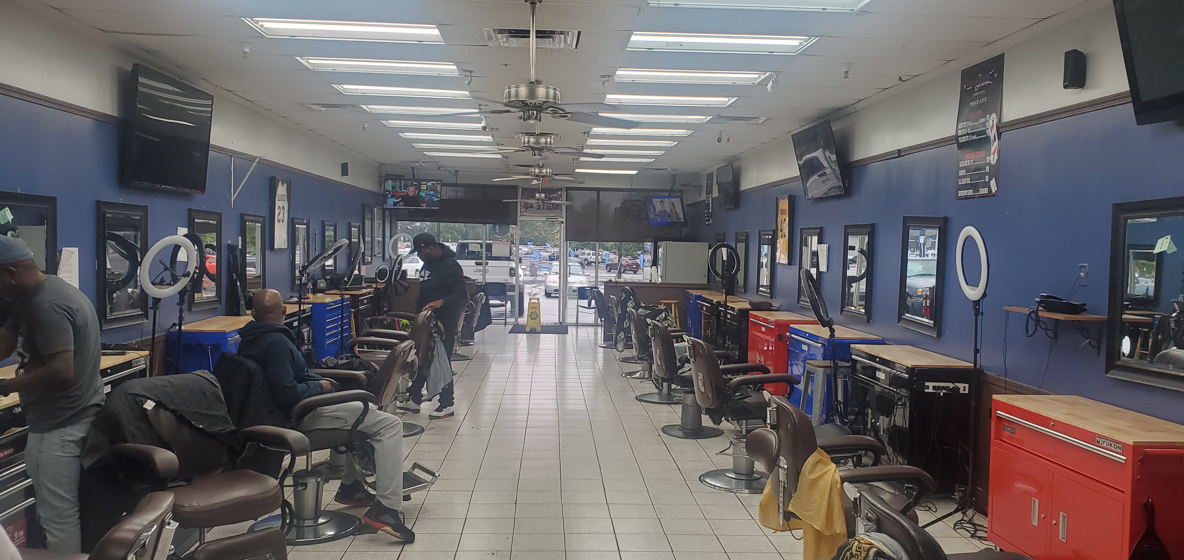 Barber Shop | Eyelash Extension | Dreadlocks
